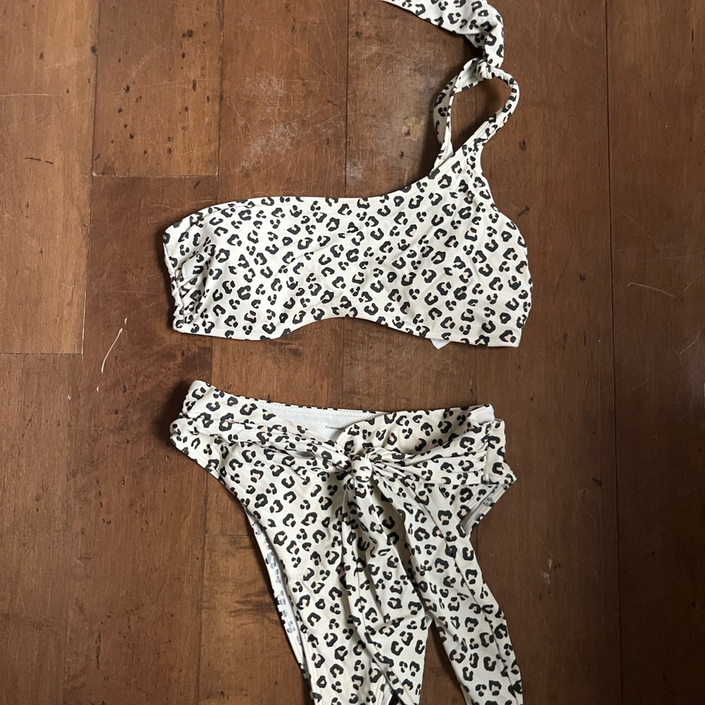 Abercrombie & Fitch White and Black Animal Print Bikini